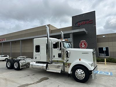 2027 Kenworth W900L