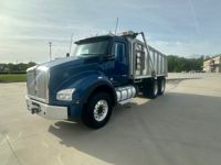 Used 2021 Kenworth T880 for Sale
