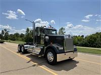 2025 Kenworth W900L