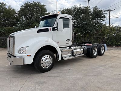 2024 Kenworth T880