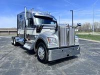 2023 Kenworth W990