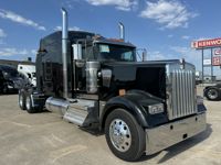 2023 Kenworth W900L