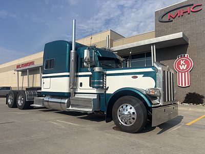 2022 Peterbilt 389