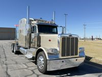 2022 Peterbilt 389