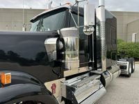 2027 Kenworth W900L