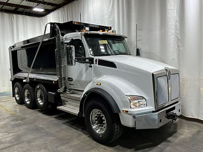 2027 Kenworth T880