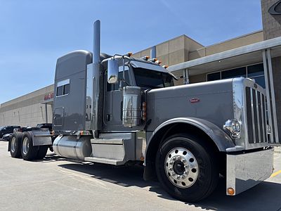 2021 Peterbilt 389