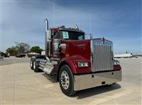 2025 Kenworth W900L