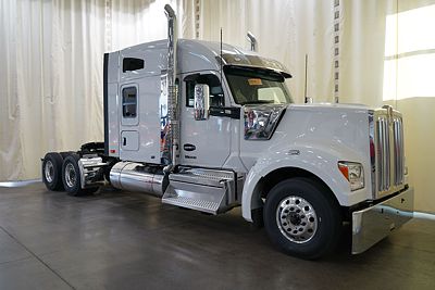 2027 Kenworth W990