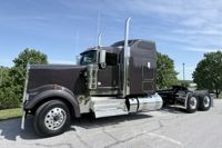 2027 Kenworth W900L