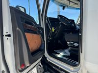 2023 Kenworth T680