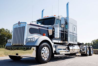2027 Kenworth W900L