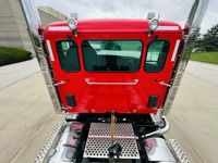 2027 Kenworth T880