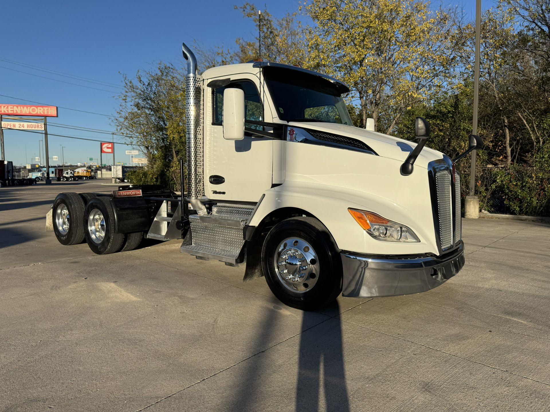 2023 Kenworth T680
