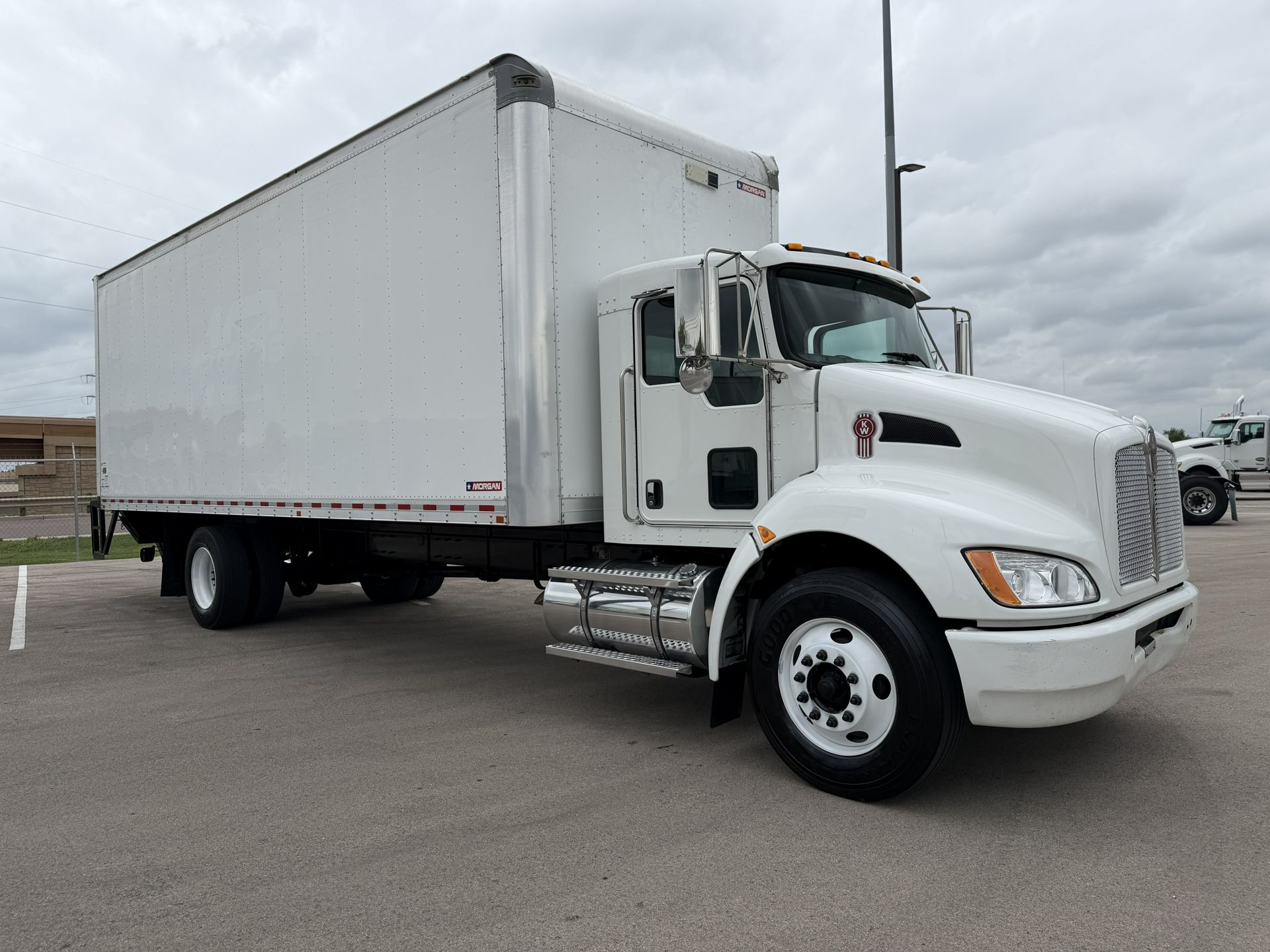 2022 Kenworth T270