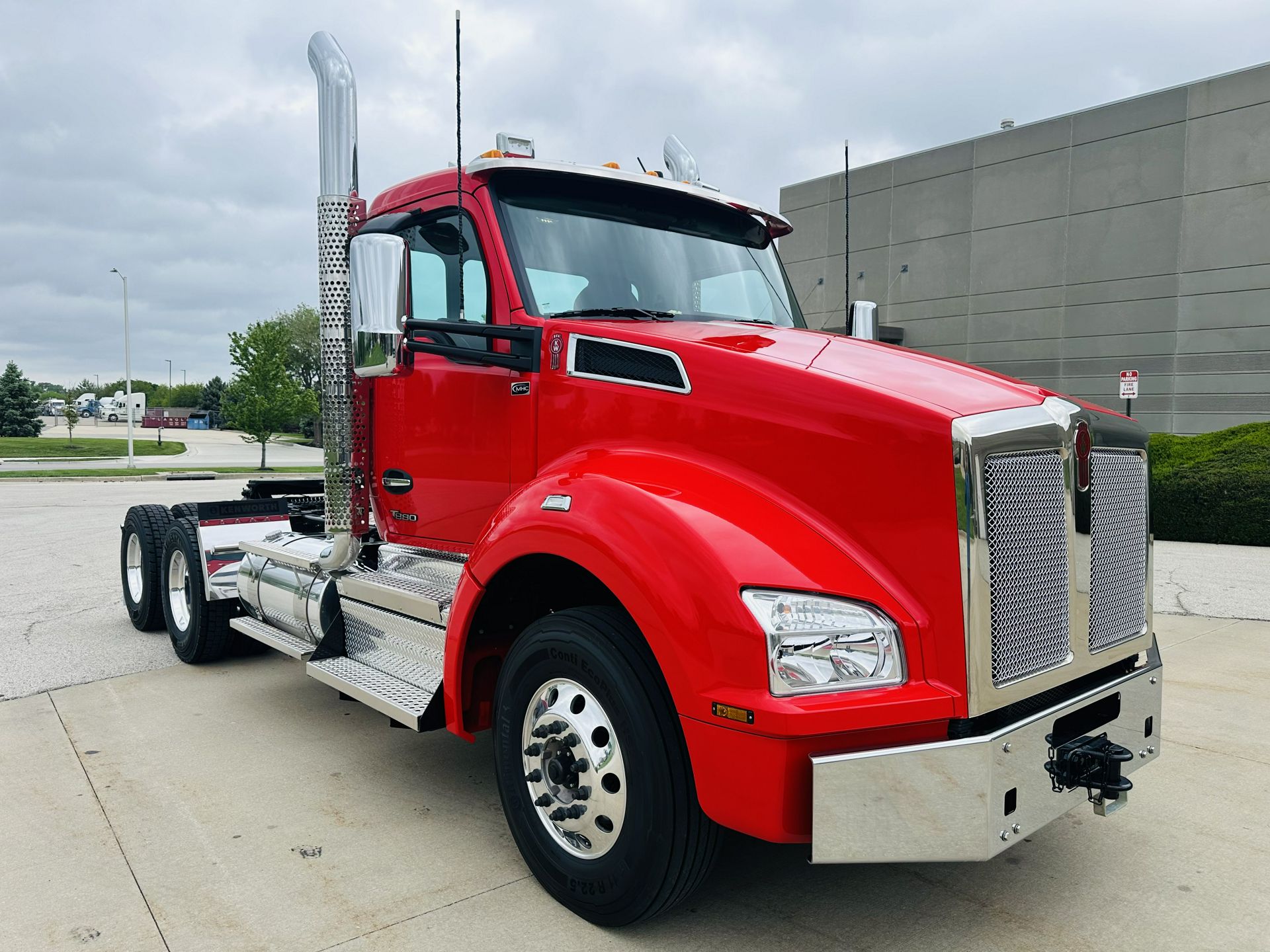 2027 Kenworth T880