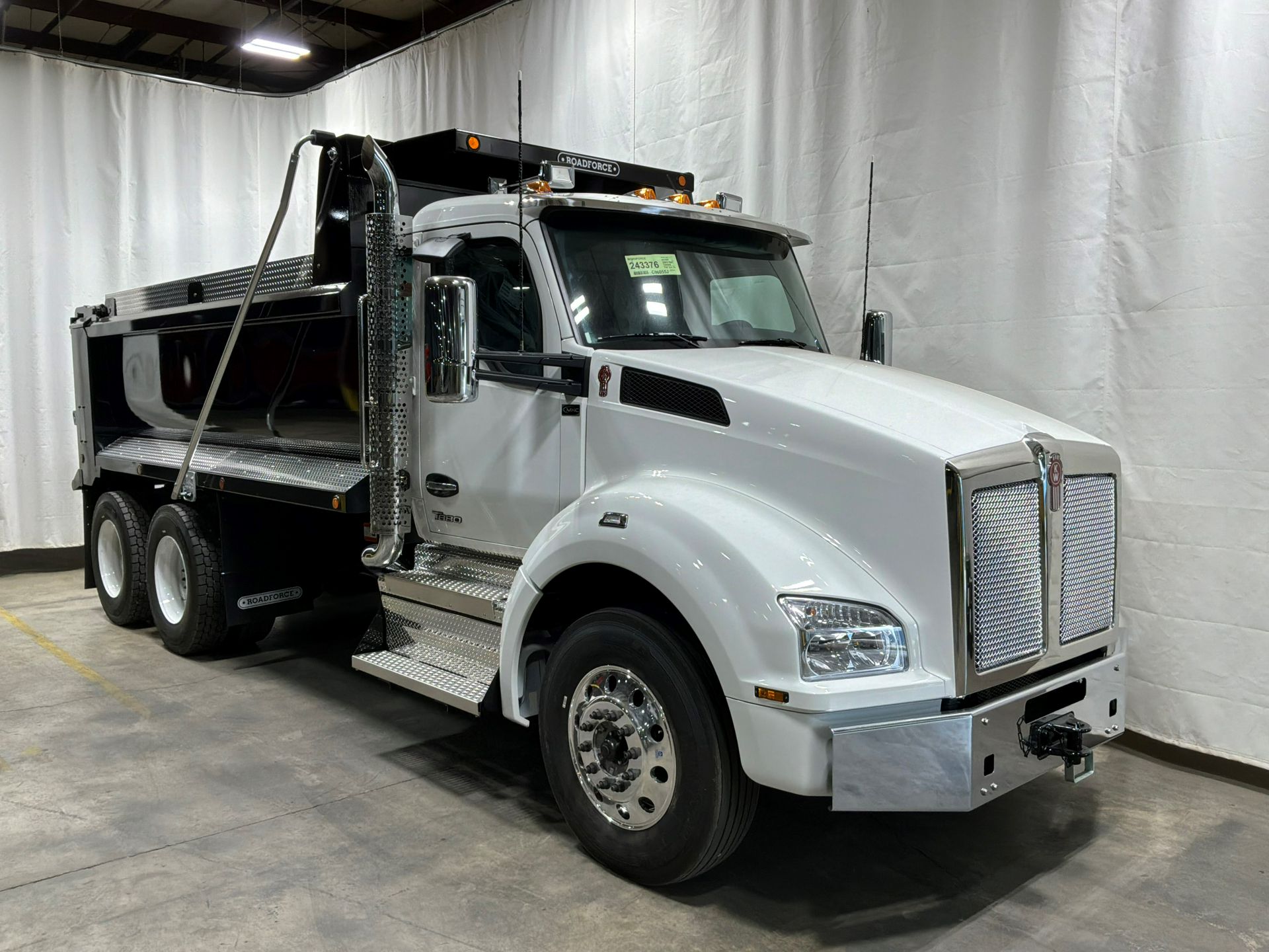 2027 Kenworth T880