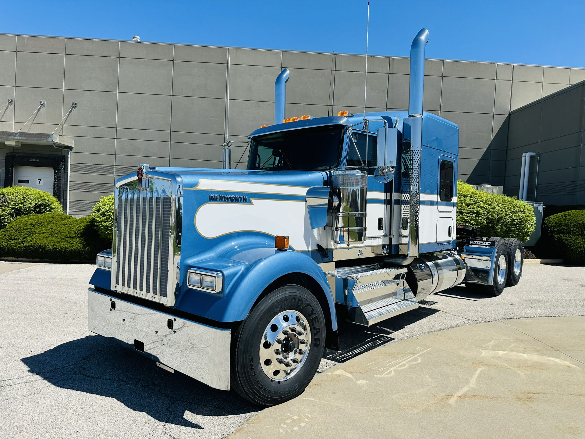 2026 Kenworth W900L
