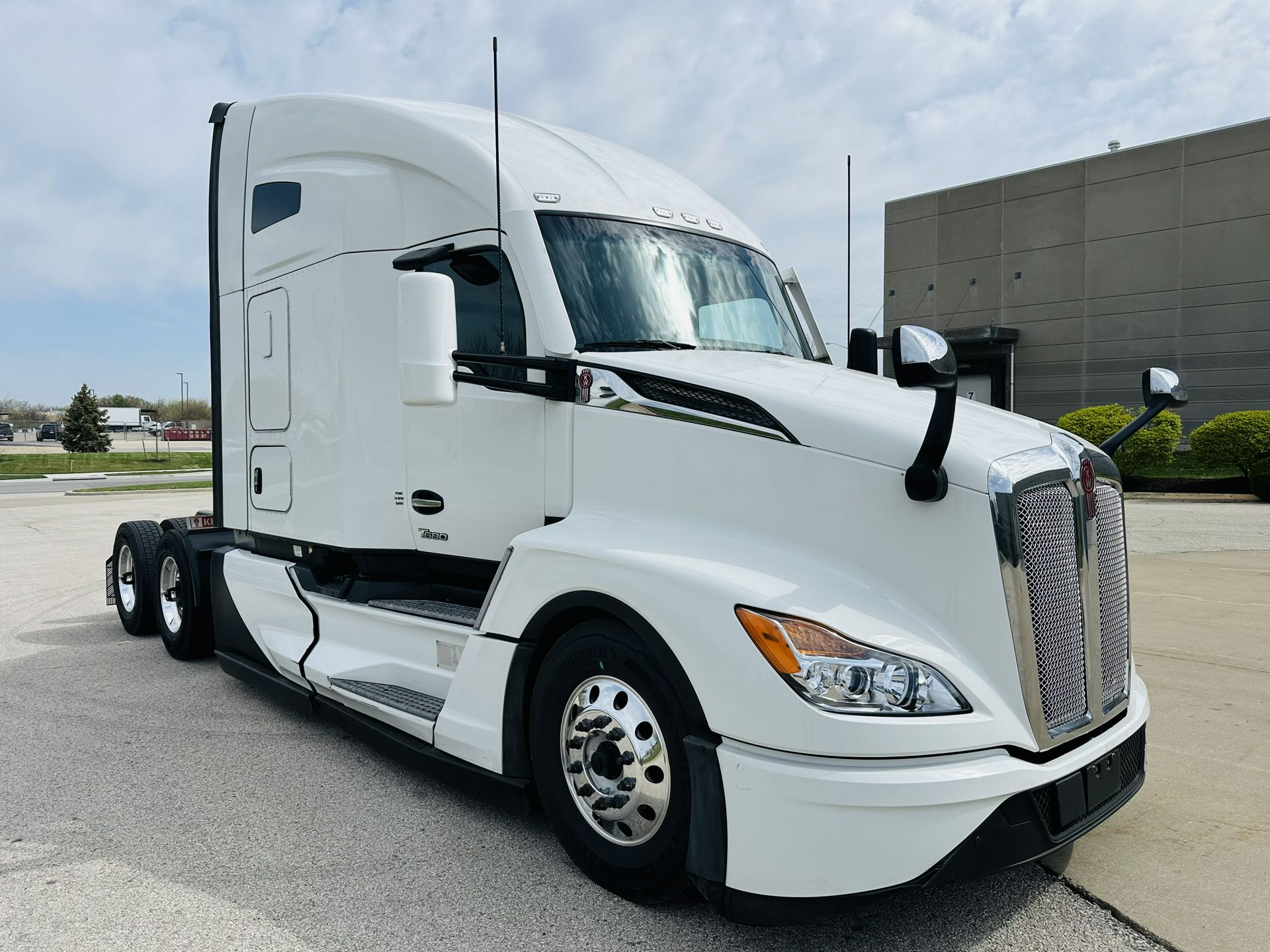 2022 Kenworth T680