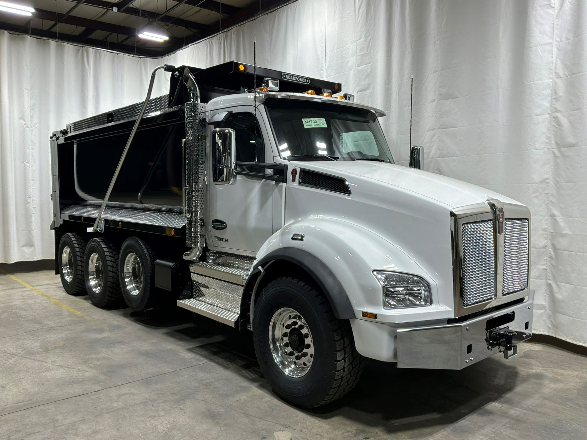 2027 Kenworth T880