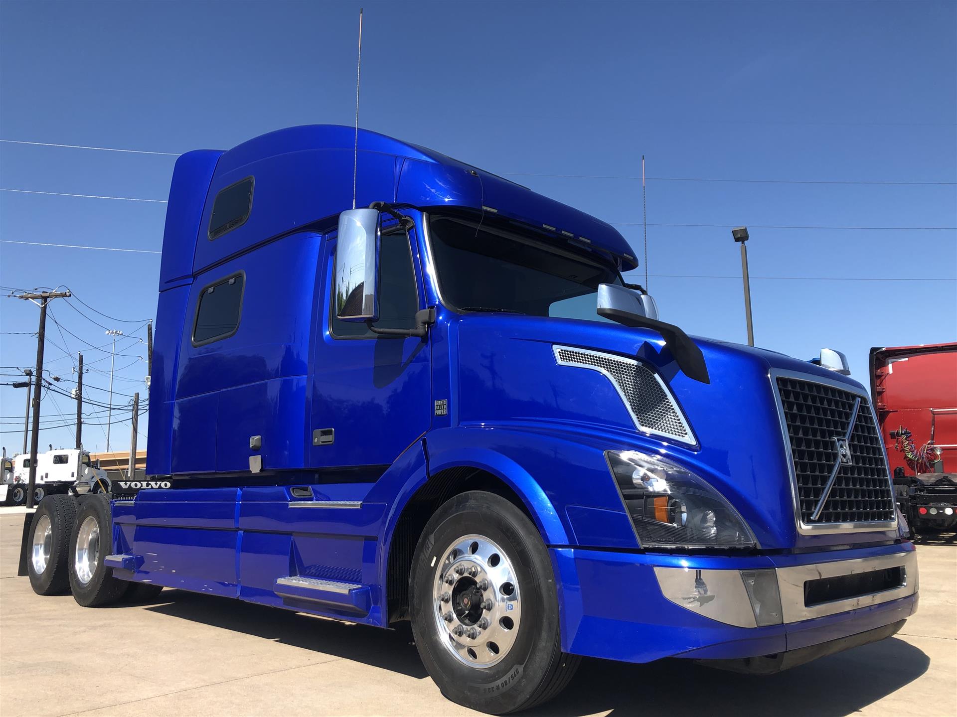 Volvo VNL64T780 Semi Trucks For Sale