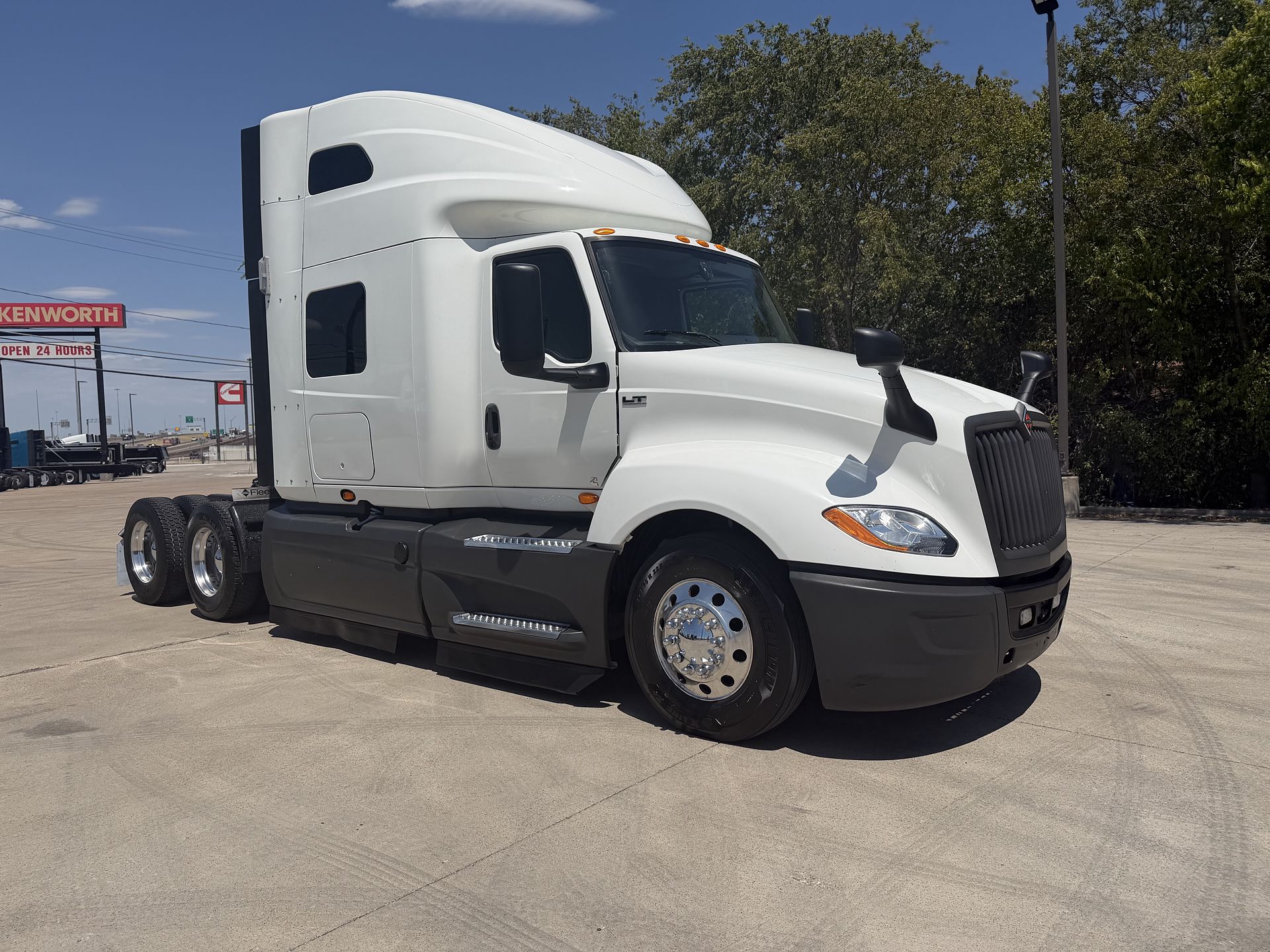 2022 International LT625