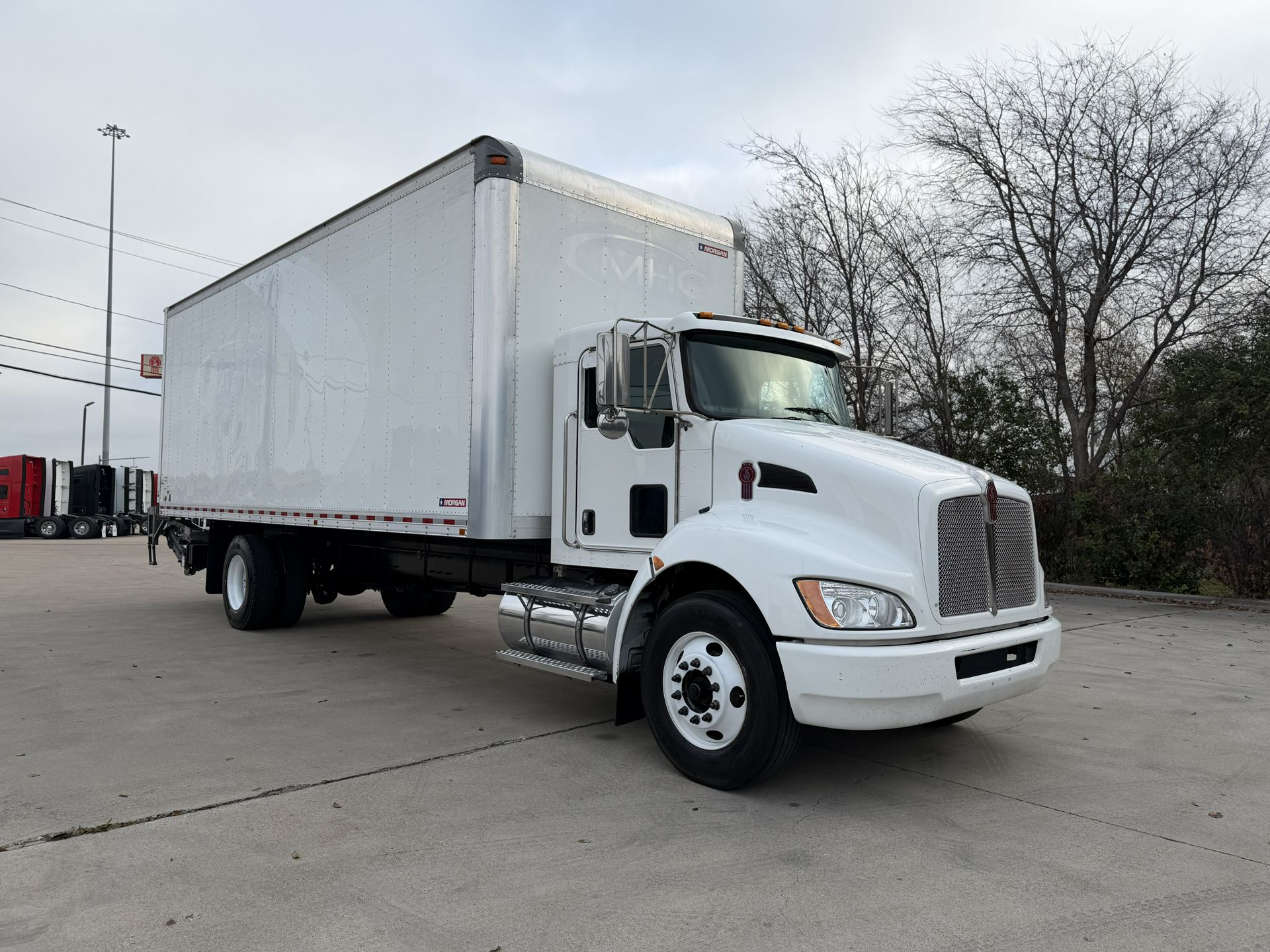 2022 Kenworth T270