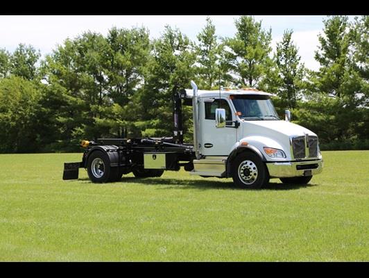 2025 Kenworth T280