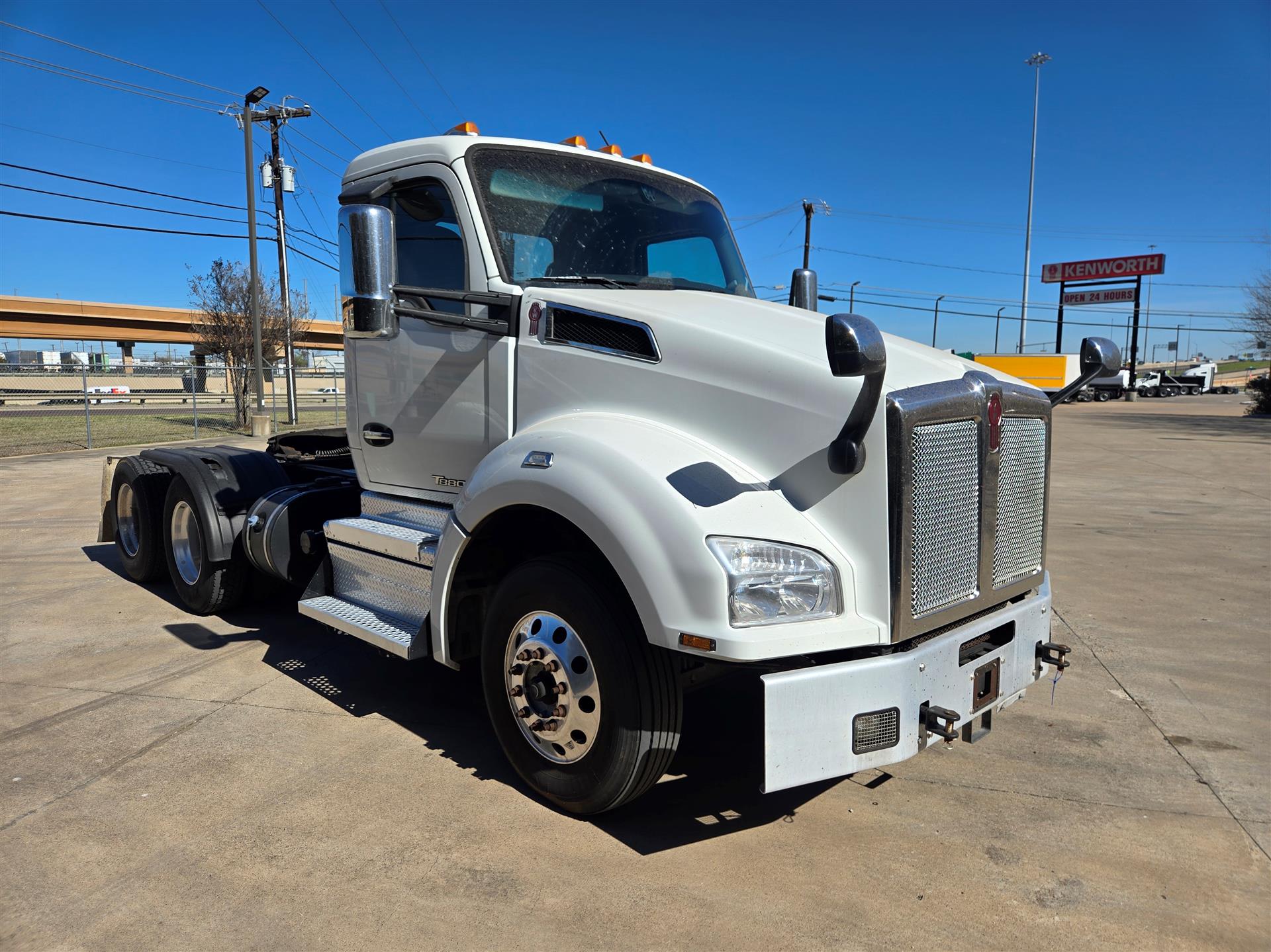 2022 Kenworth T880