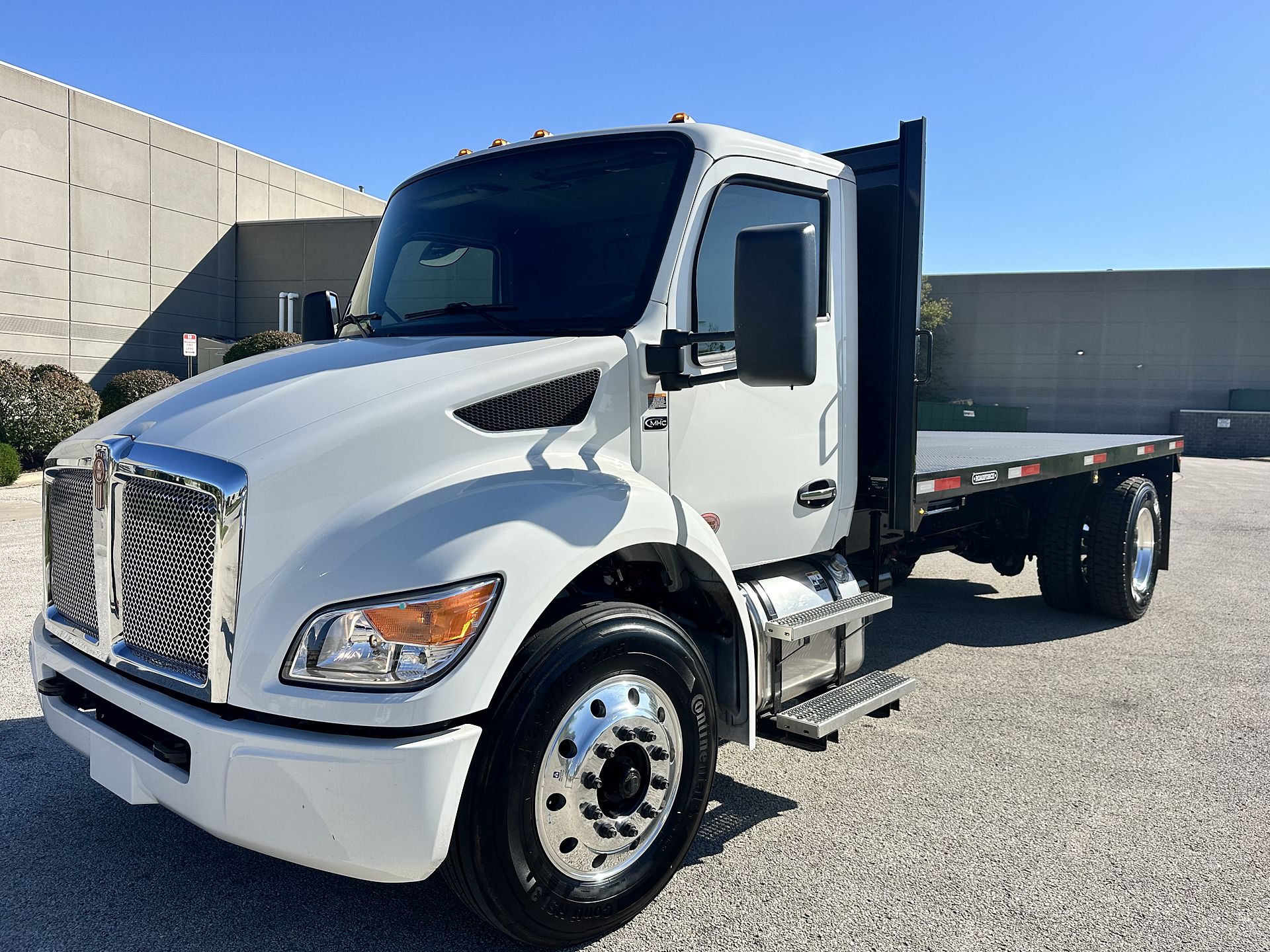 2027 Kenworth T380