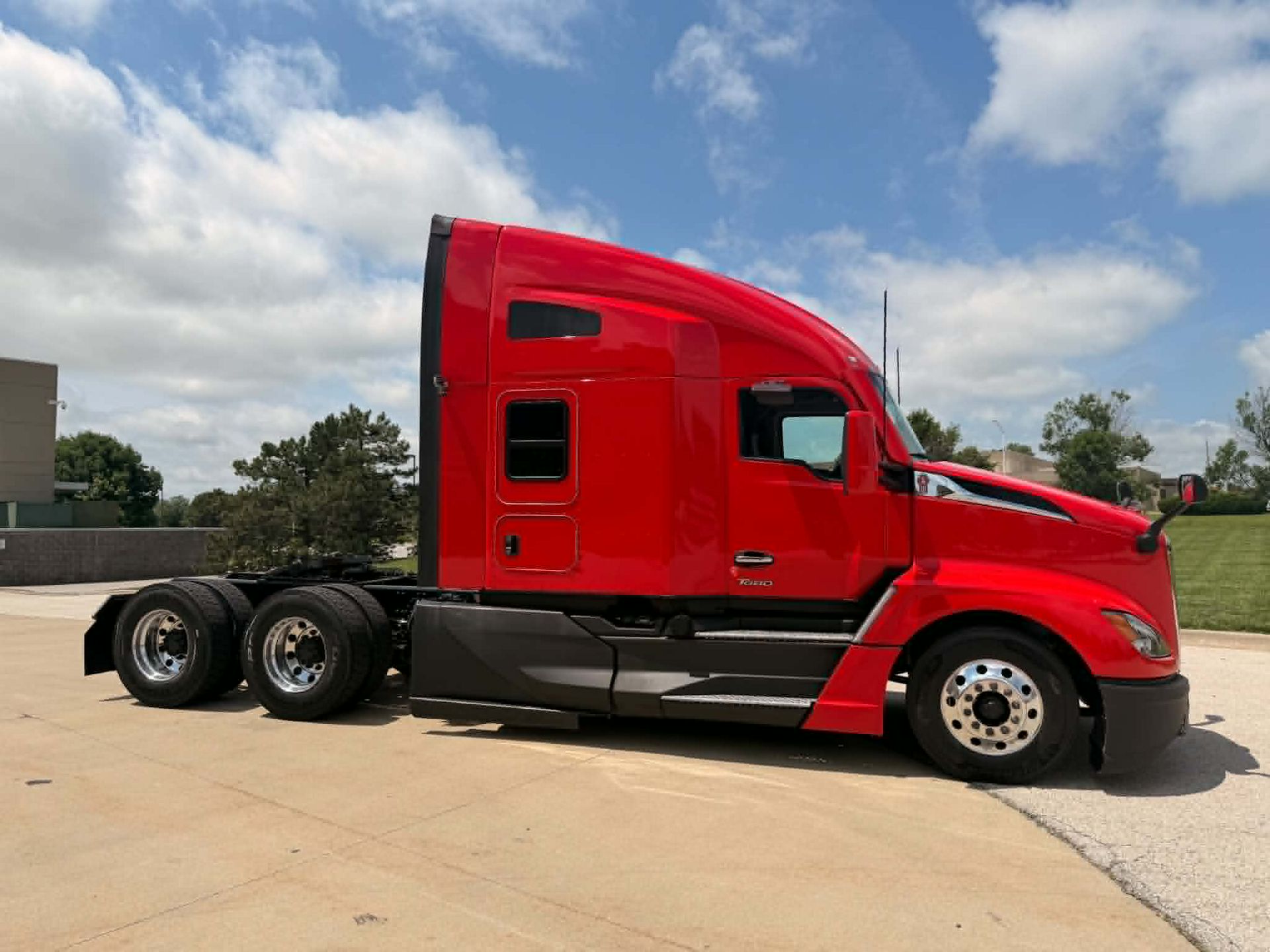 2022 Kenworth T680