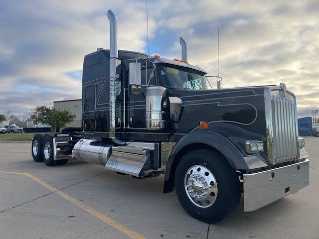 New 2026 Kenworth W900 Cummins GX Semi Truck