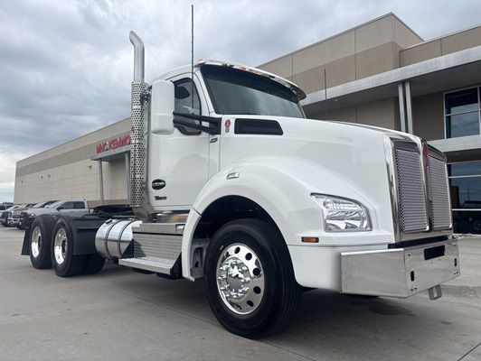 2024 Kenworth T880