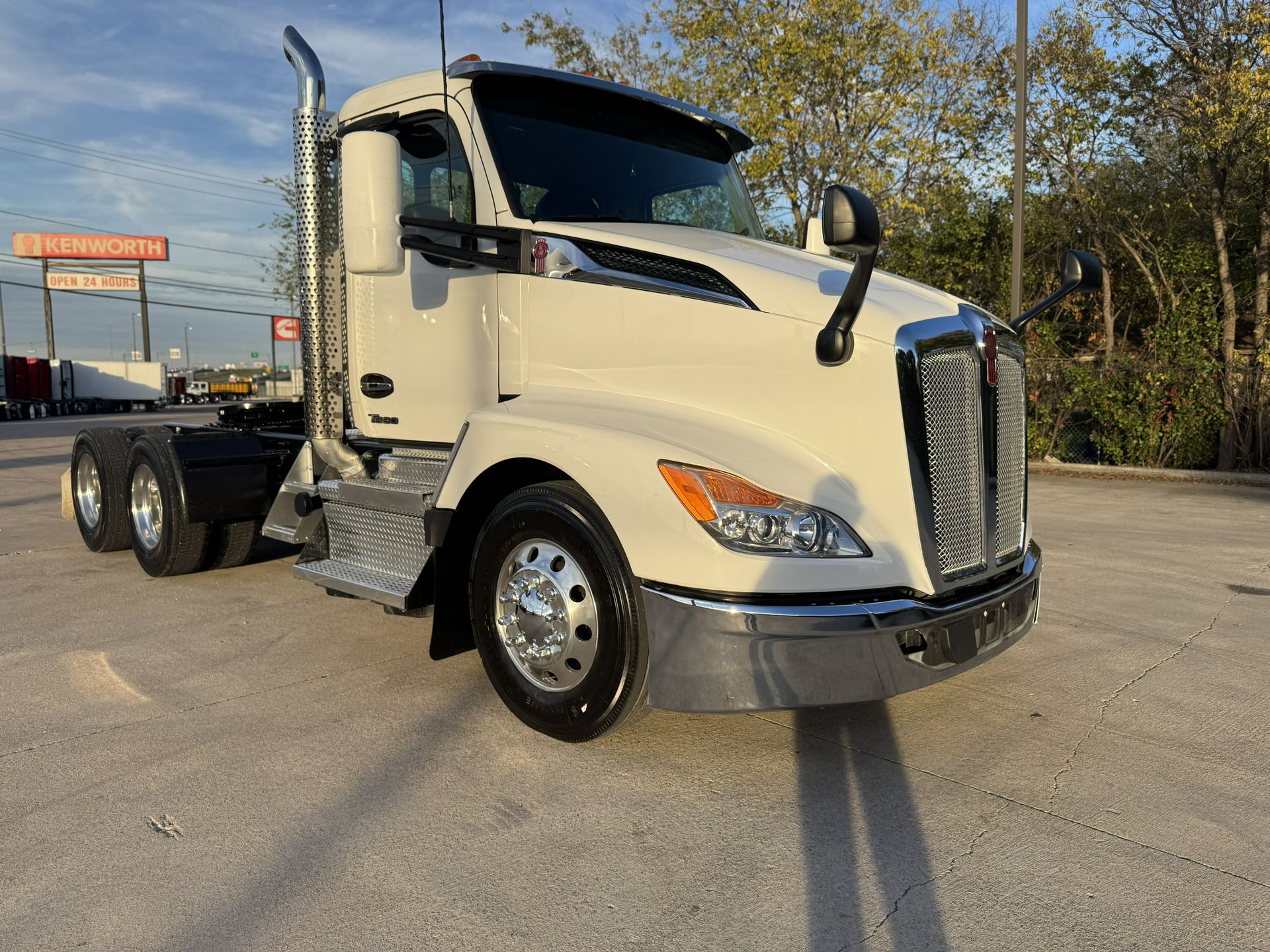2023 Kenworth T680