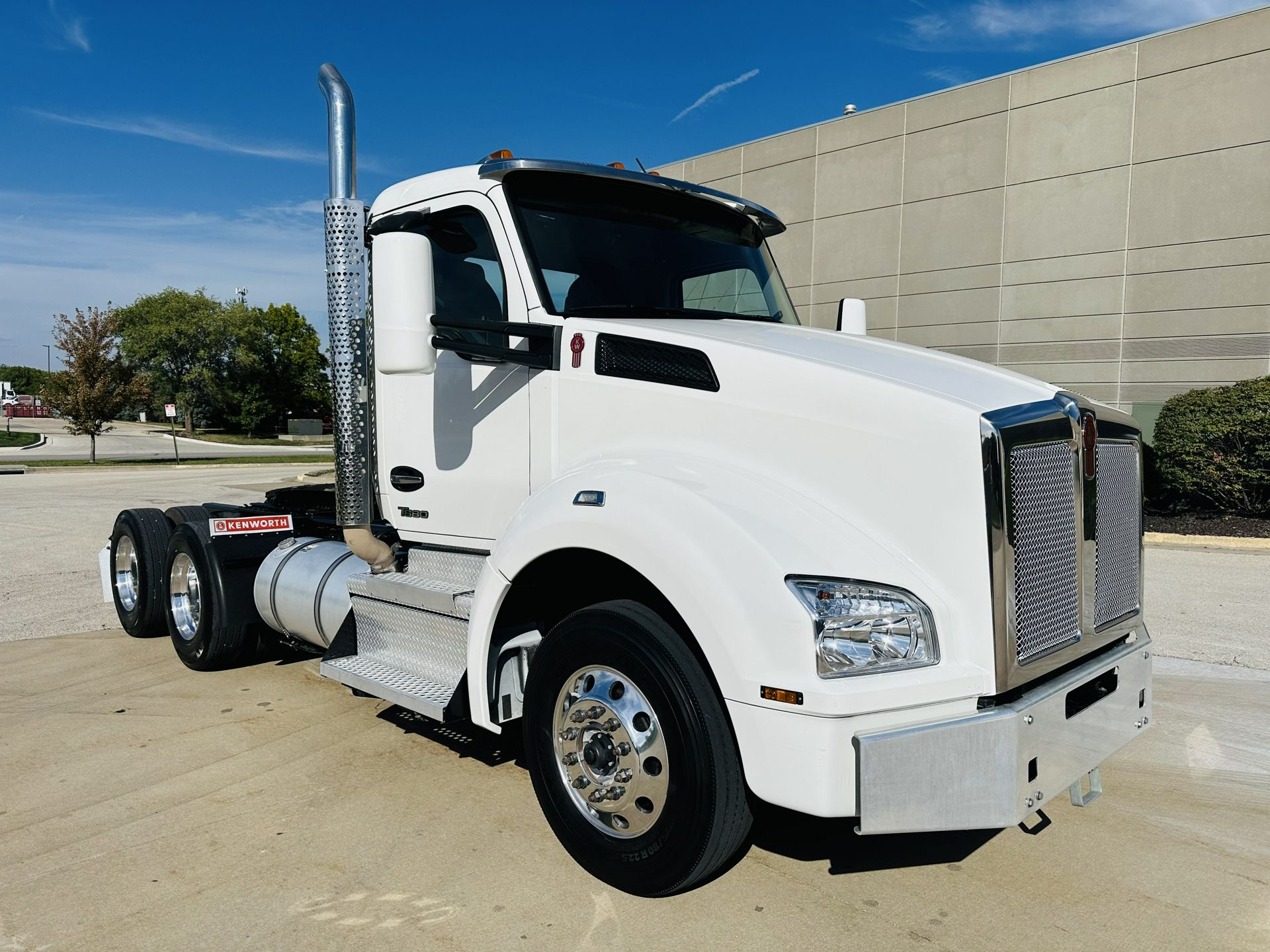2024 Kenworth T880