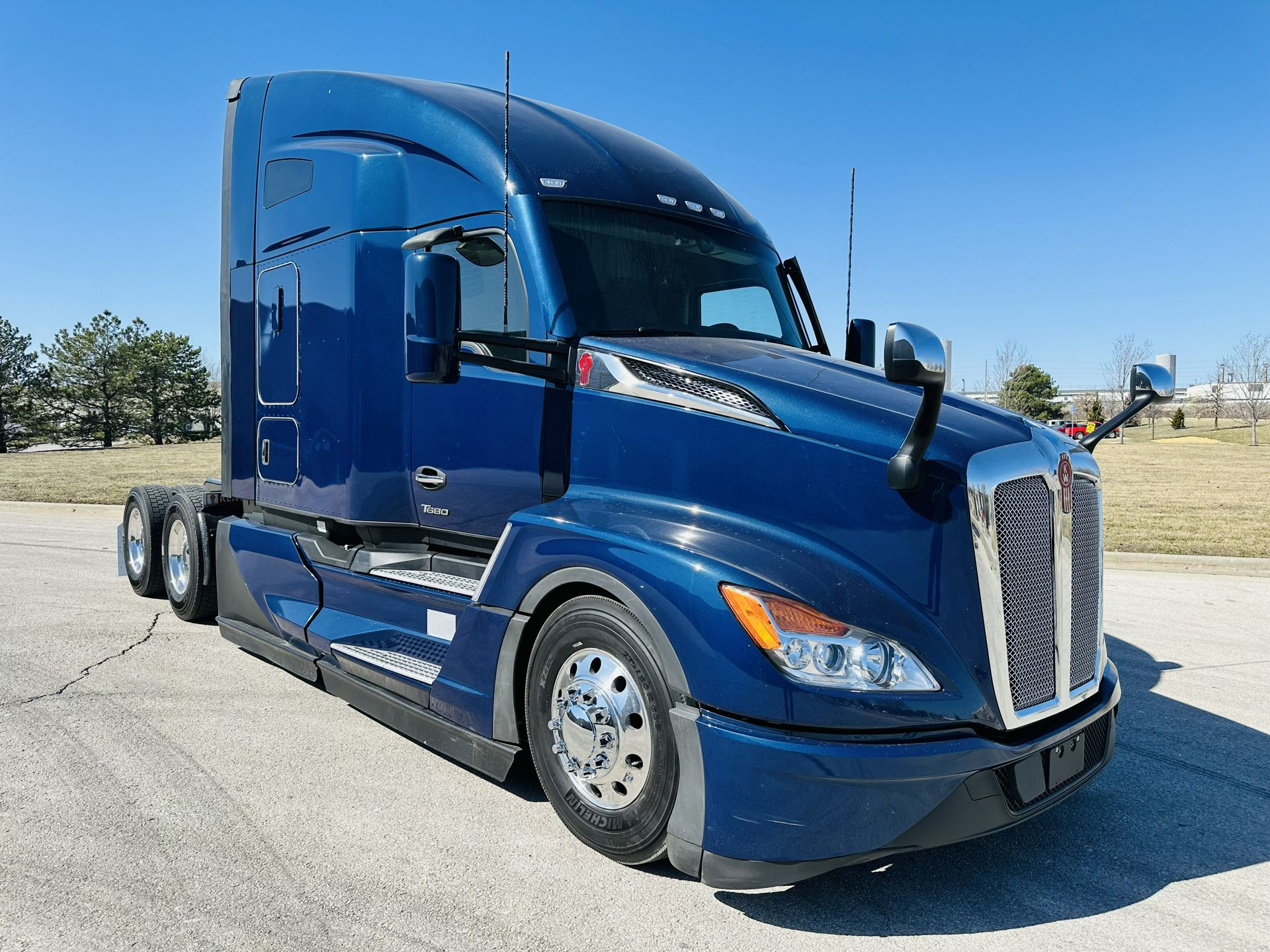 2023 Kenworth T680