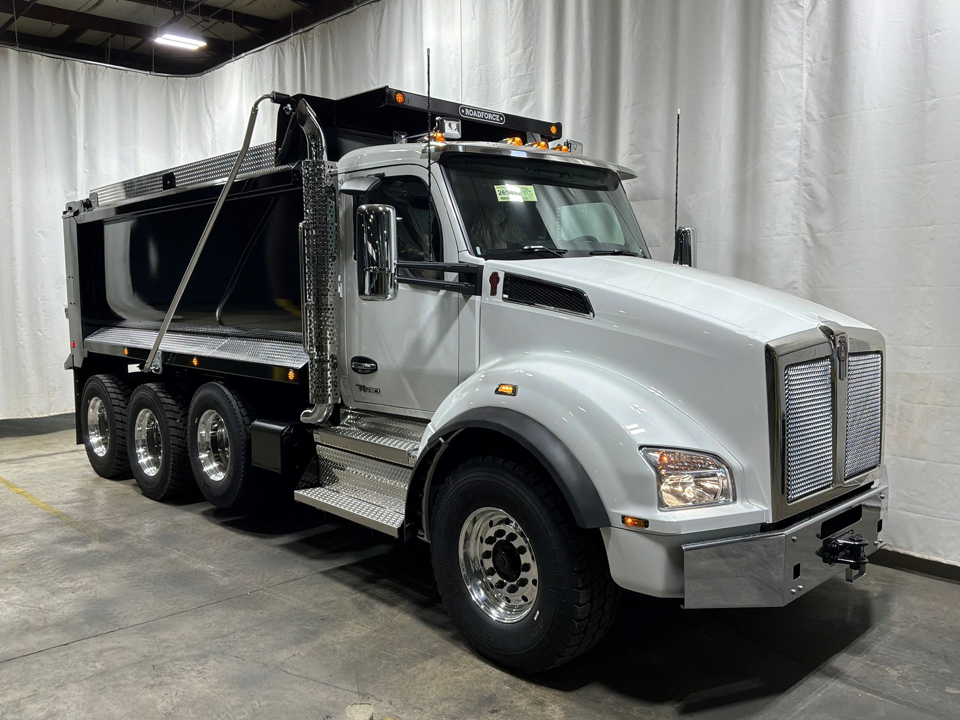 2027 Kenworth T880