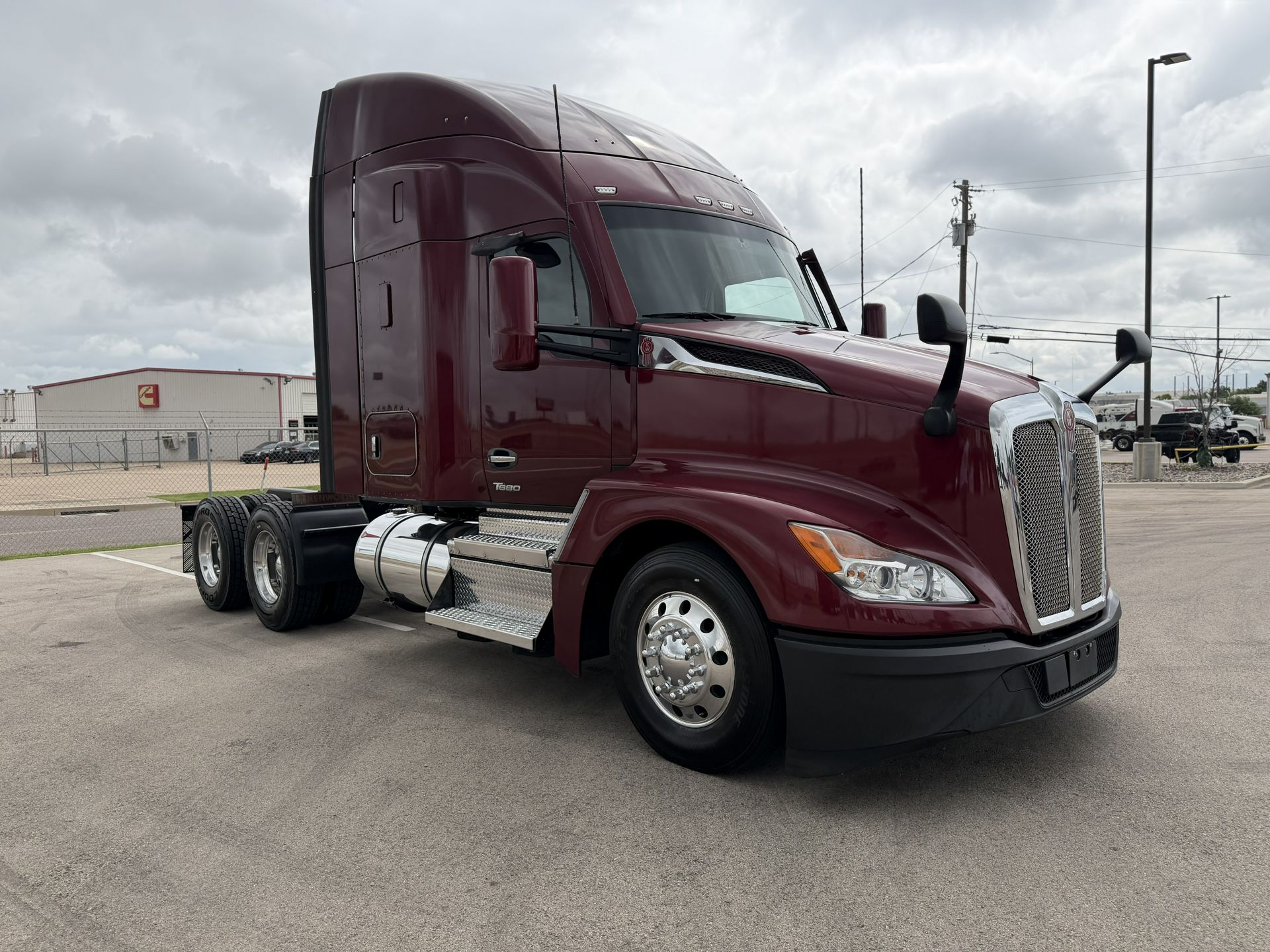 2023 Kenworth T680