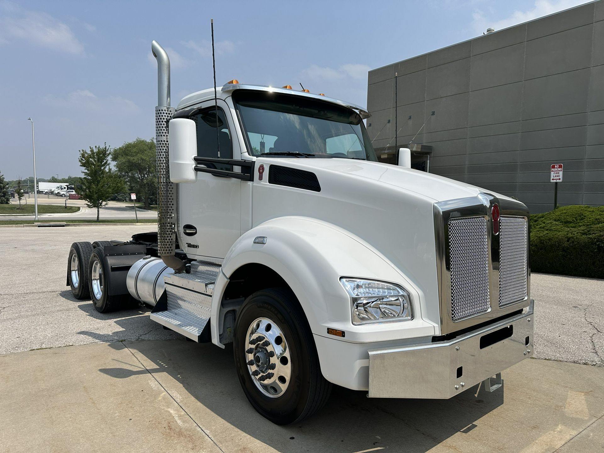 2024 Kenworth T880