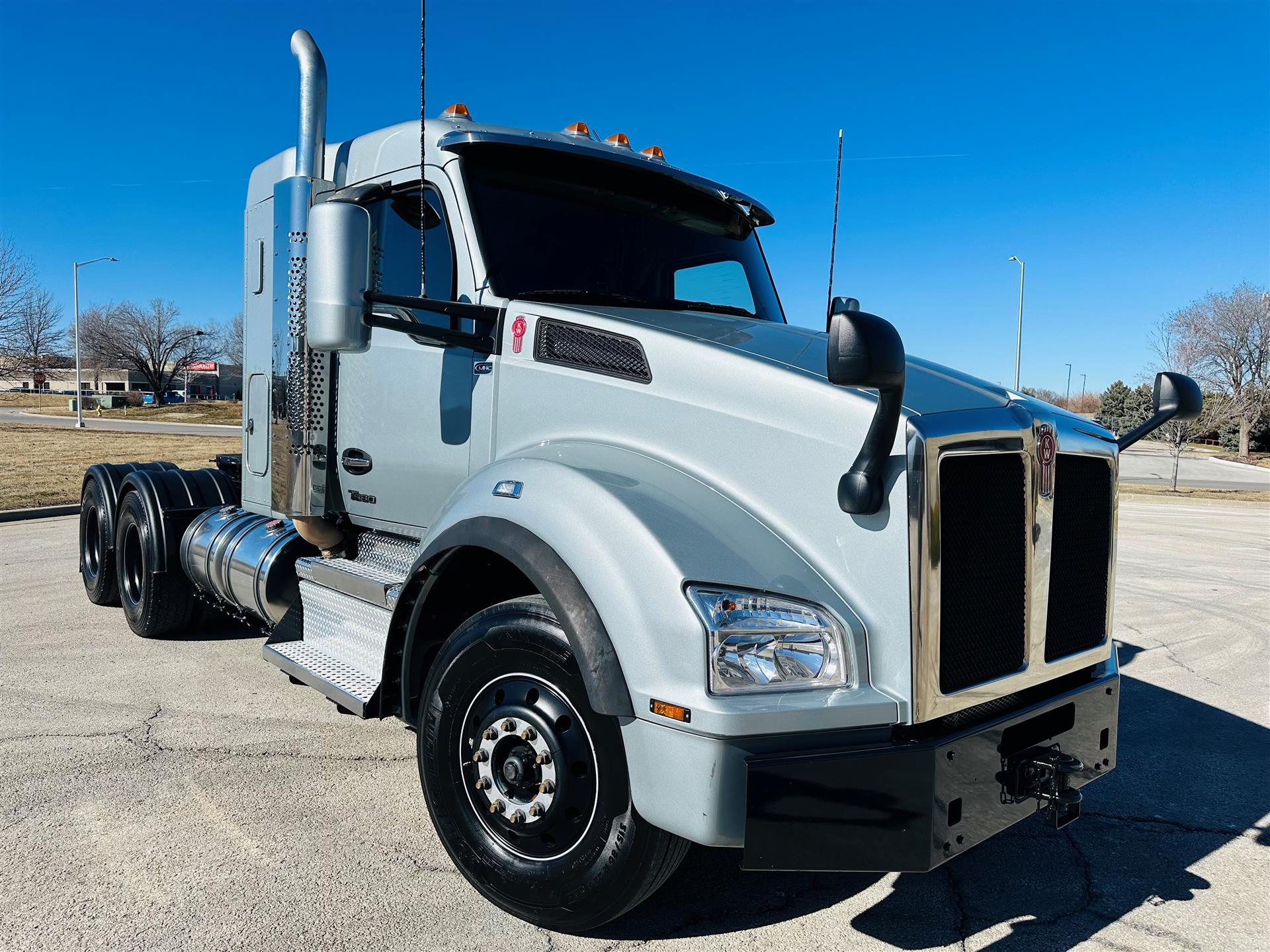 2024 Kenworth T880