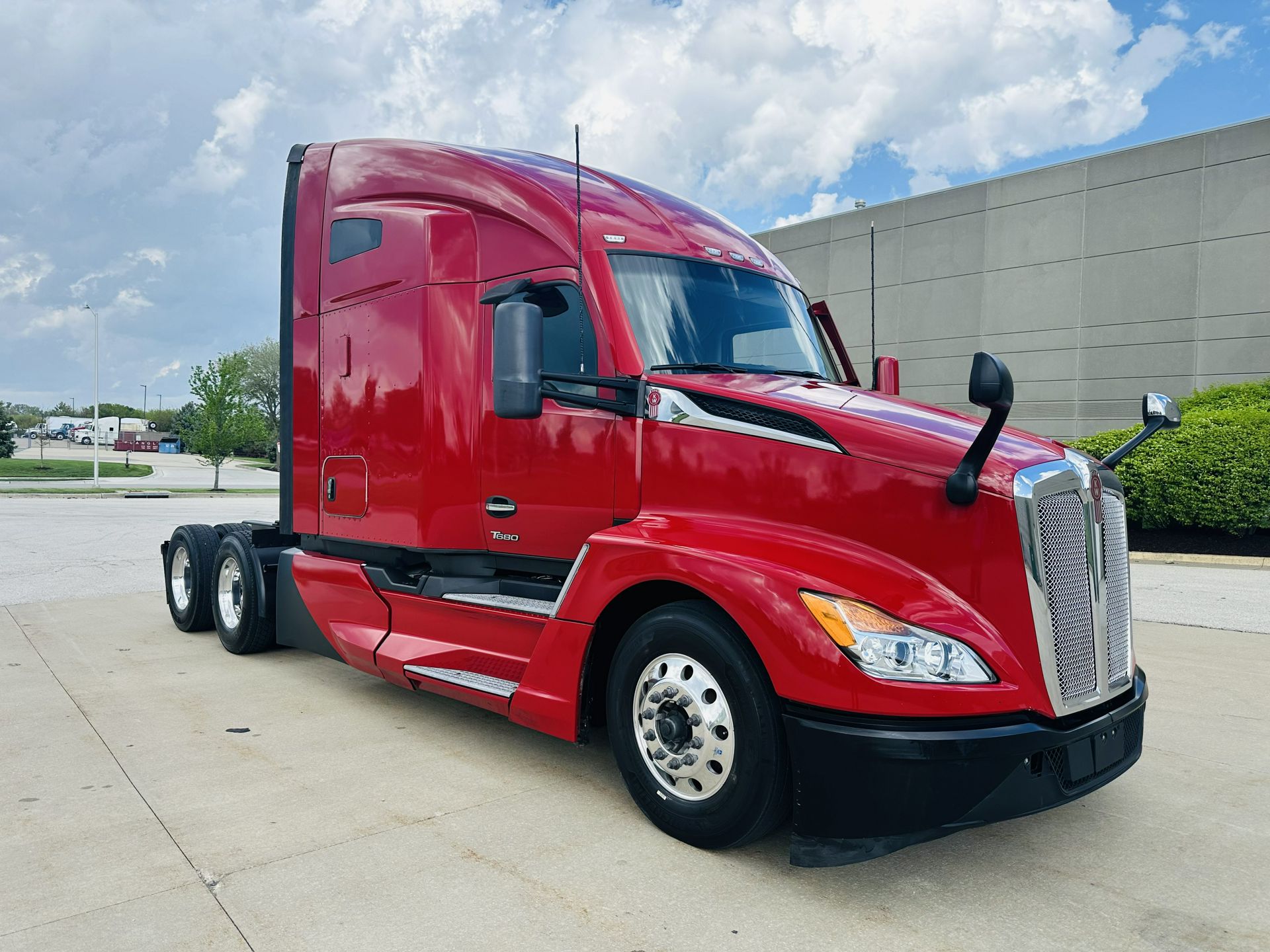 2023 Kenworth T680