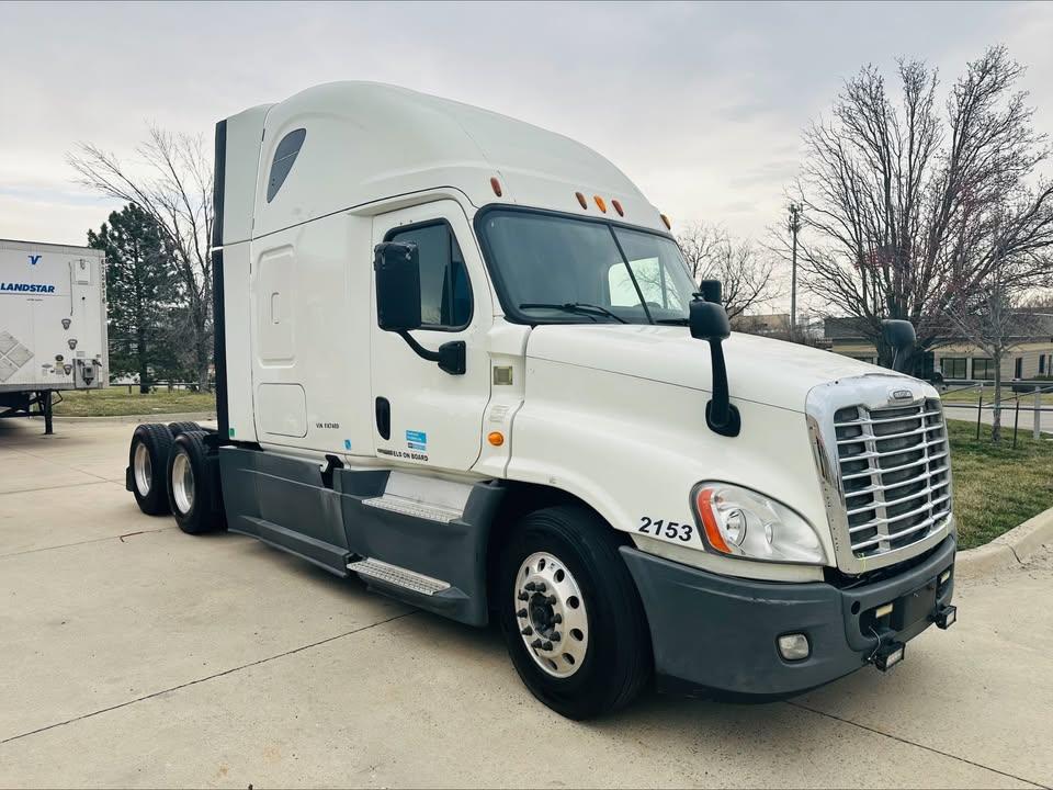 2014 Freightliner CA12564SLP