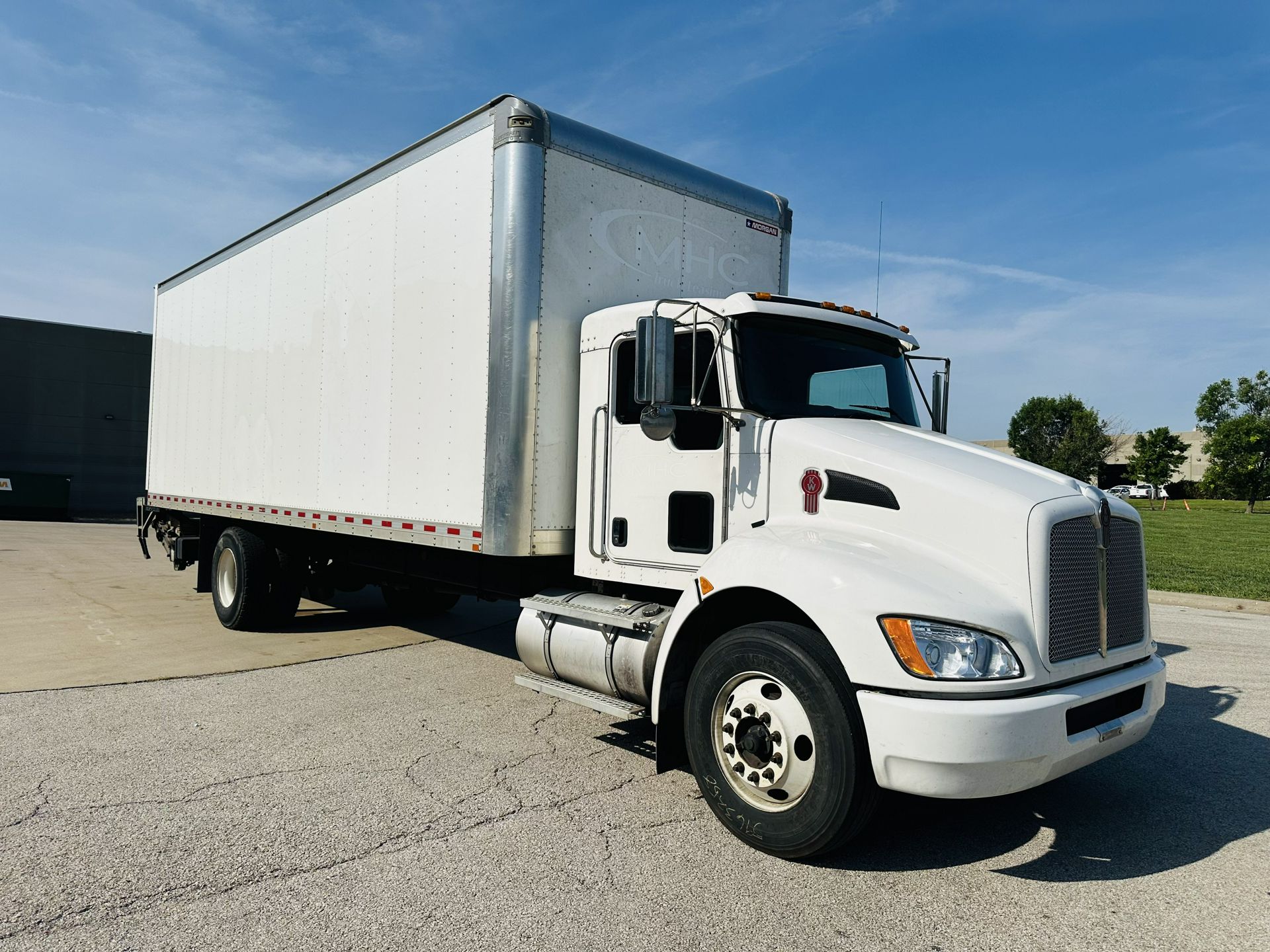 2022 Kenworth T270