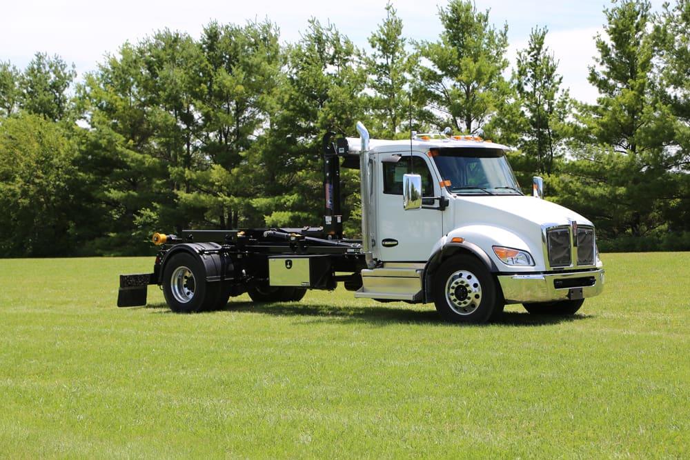 2025 Kenworth T280