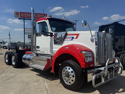 2024 Kenworth W990