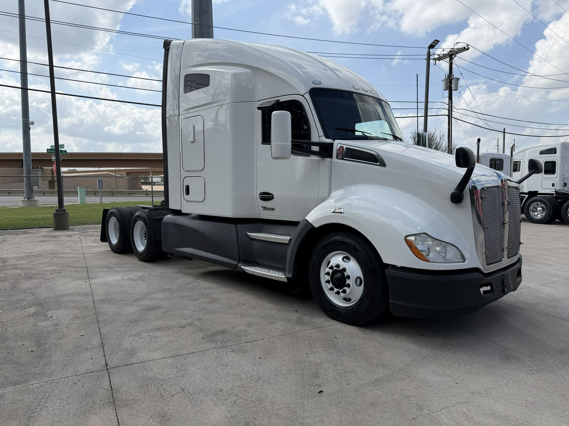 2022 Kenworth T680
