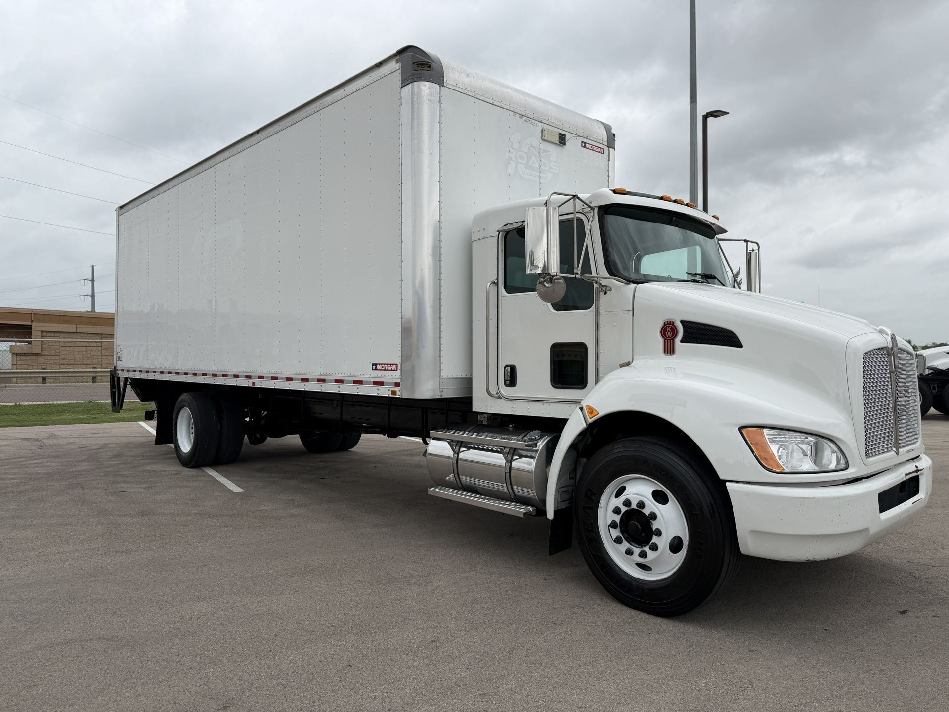 2022 Kenworth T270