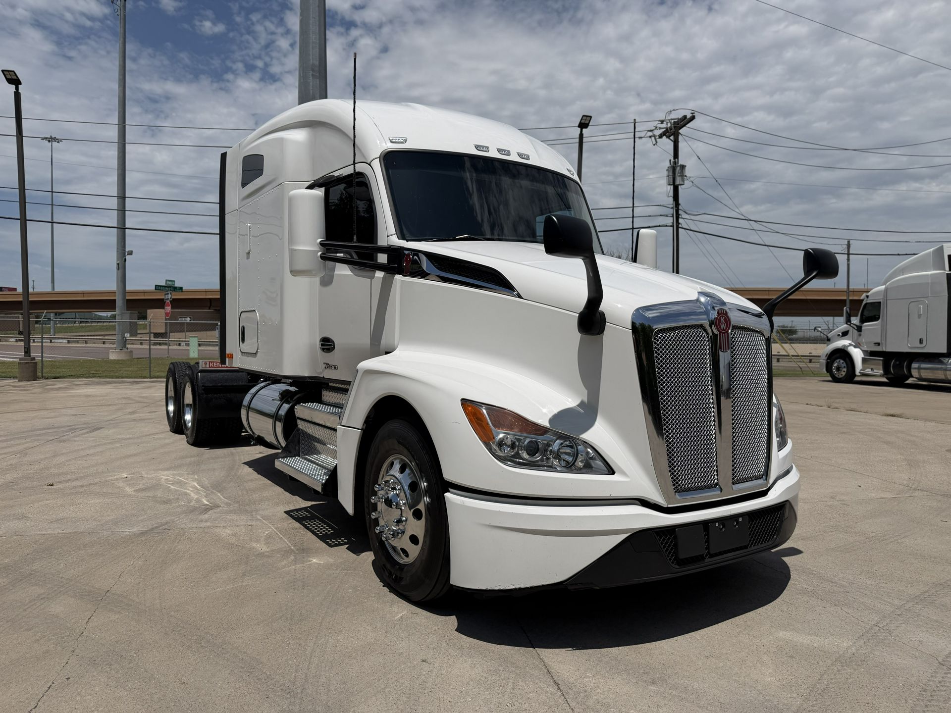 2023 Kenworth T680