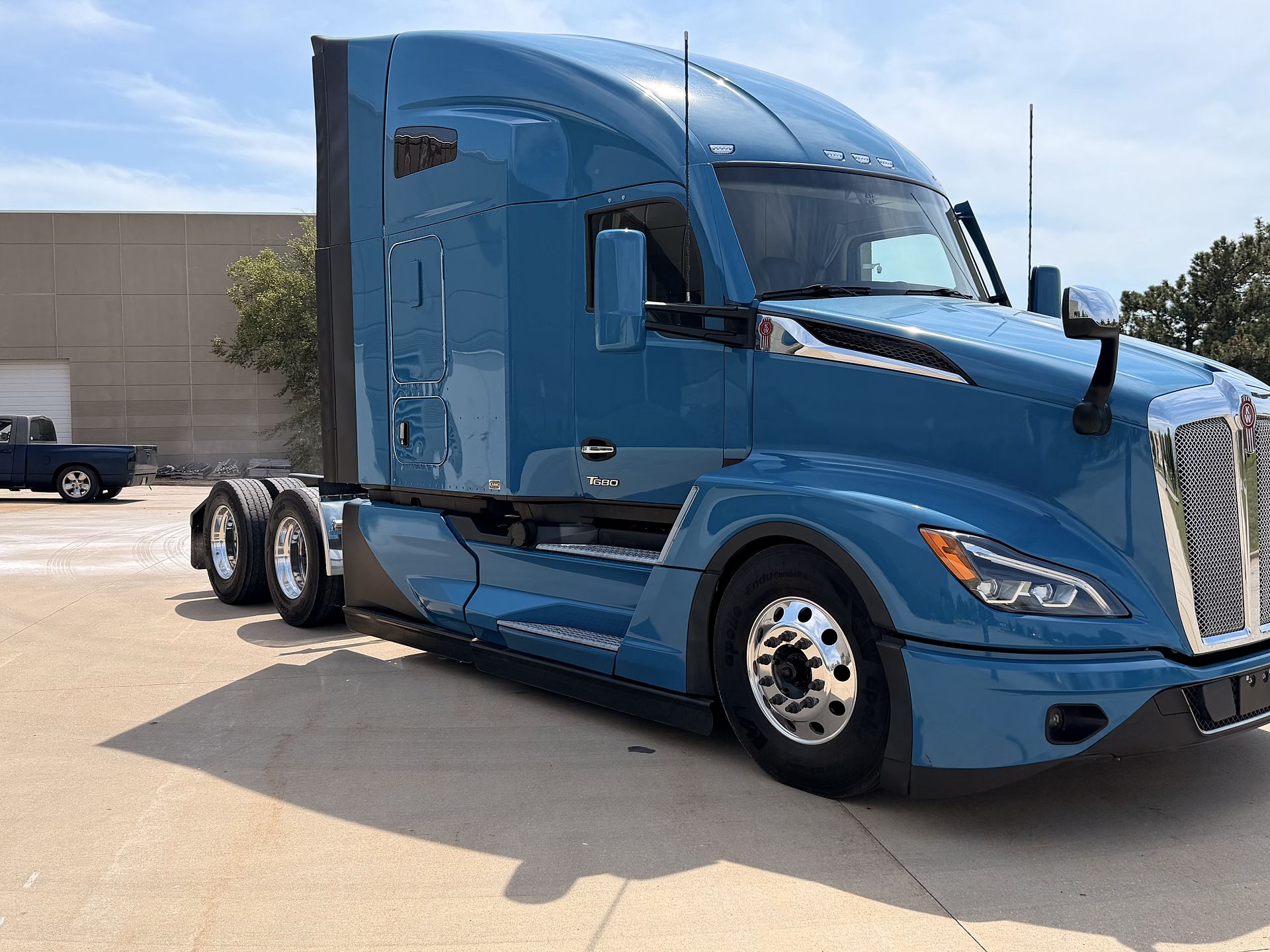 2024 Kenworth T680