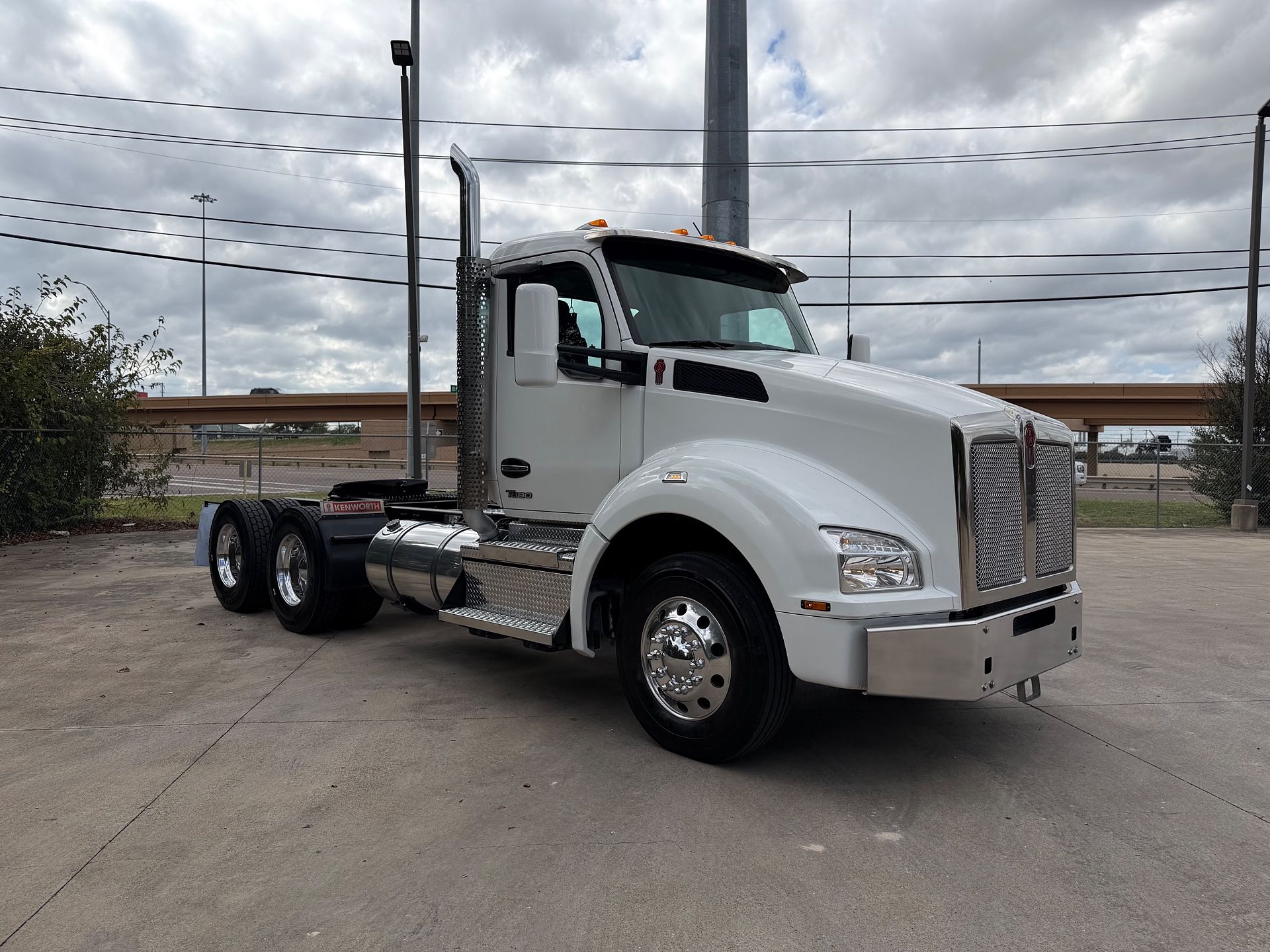 2024 Kenworth T880